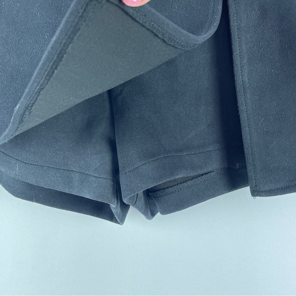 SEEK The Label Black Faux Suede Black Skort Mini Shorts Skirt Front Slit Size S - Picture 2 of 5